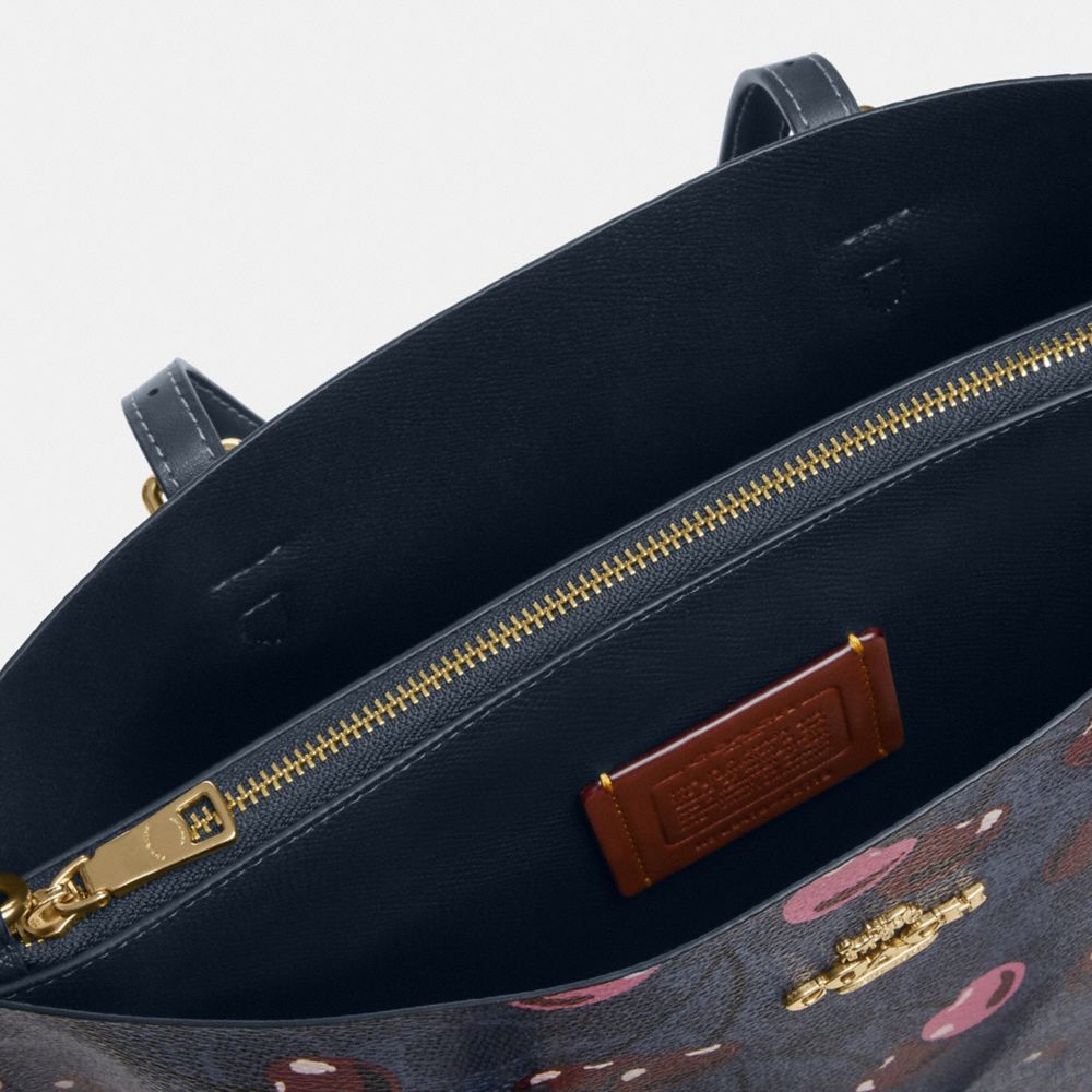 코치 Mollie Tote Bag 25 In Signature Canvas With Cherry Print 이미지