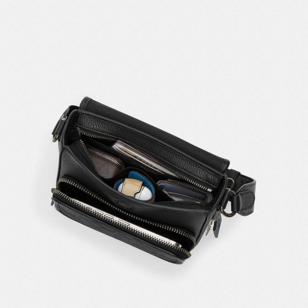 코치 Sullivan Flap Crossbody Bag 이미지