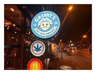 Granny's 이미지