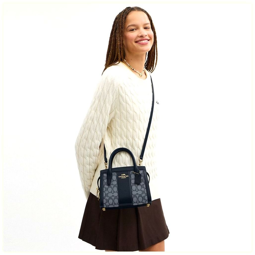 코치 Andrea Carryall Bag In Signature Jacquard 이미지