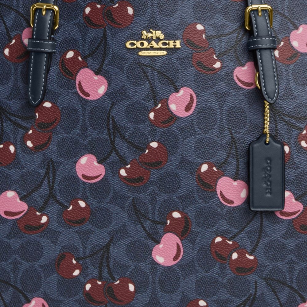 코치 Mollie Tote In Signature Canvas With Cherry Print 이미지