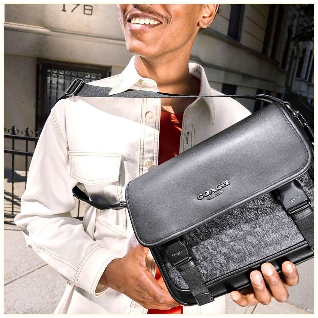 코치 Racer Messenger Bag In Signature Canvas 이미지
