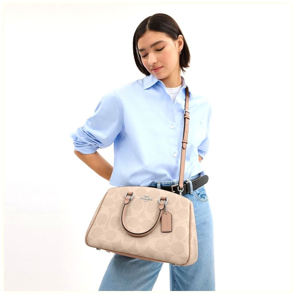 코치 Savannah Carryall Bag In Signature Canvas 이미지