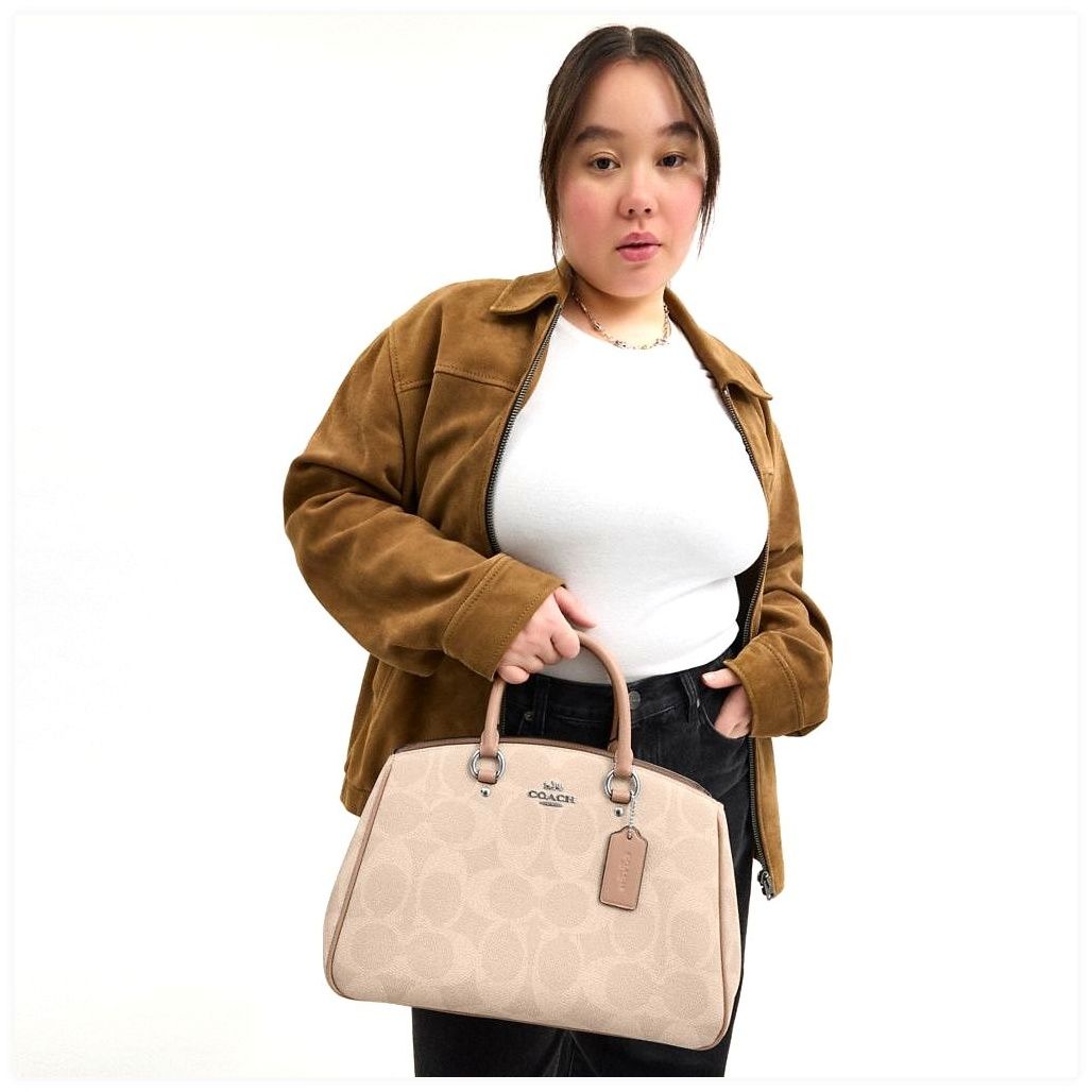 코치 Savannah Carryall Bag In Signature Canvas 이미지