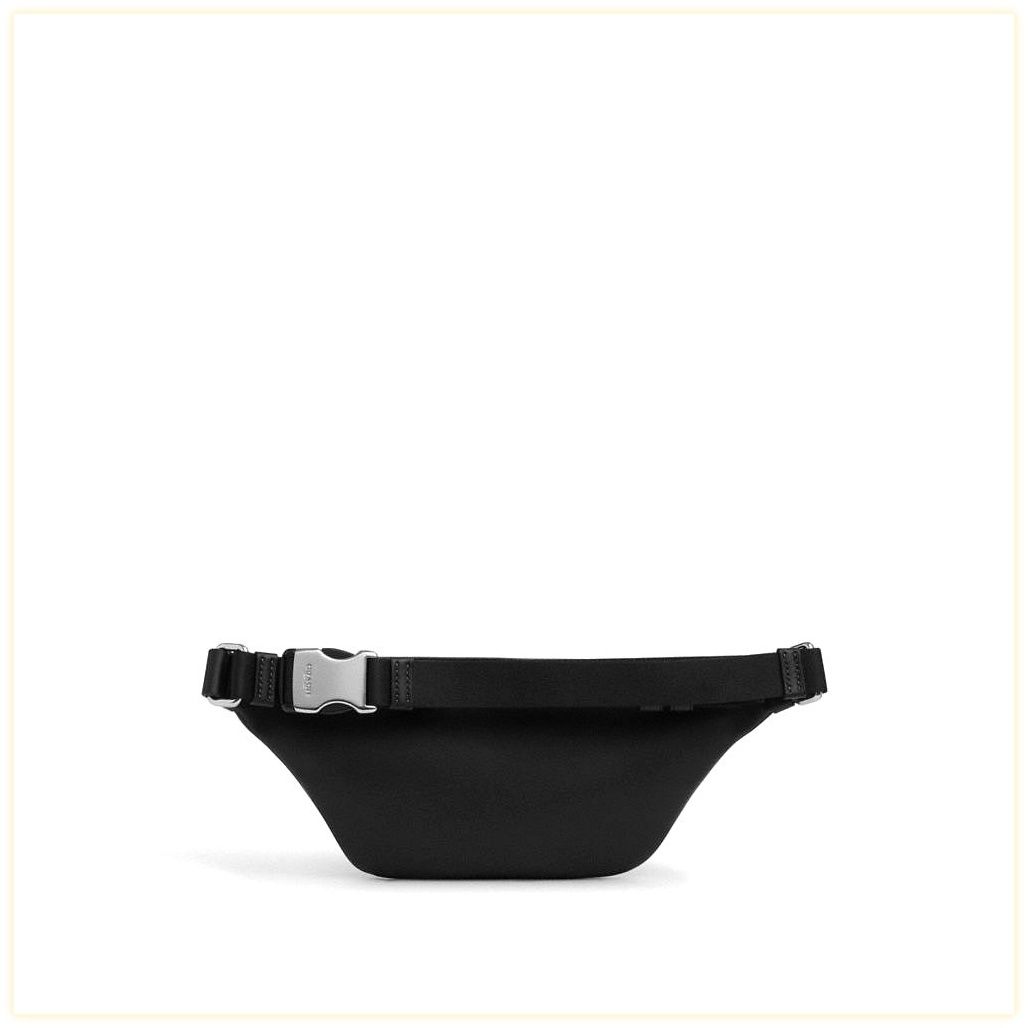 코치 Warren Mini Belt Bag In Signature Denim 이미지