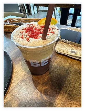 BEYOND CAFE สาขาถนนทหาร 이미지