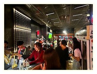 Bus Station Bar 이미지