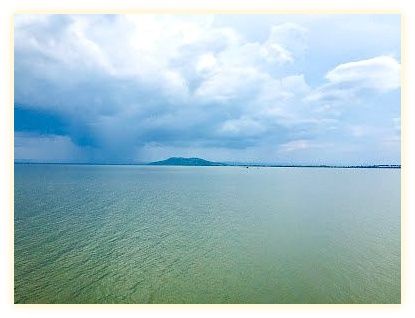 Floating Train at Pa Sak Jolasid Dam 이미지