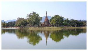 수코타이의 빛나는 영웅, 킹 람캄행 기념비: 역사의 숨결을 따라 걷는 숭고한 여정 이미지