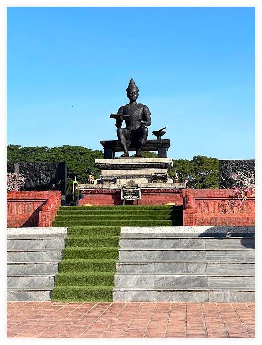 King Ramkhamhaeng Monument 이미지
