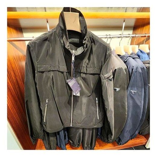 PRADA 프라다 삼각로고 남성 바람막이 자켓 SGN998, 54 이미지
