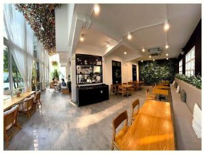 방콕 골목길 숨은 정원, Ryoku Cafe: 시간마저 멈추는 듯한 평화로운 오후 이미지