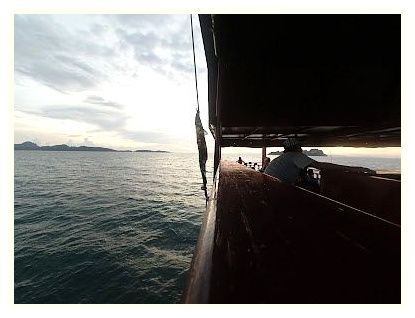 The Pirate Boat: Phi Phi Island Tour 이미지