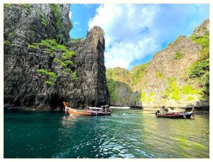 에메랄드빛 꿈결, 코 Phi Phi Wang Long Bay: 시간마저 멈춘 듯한 낙원의 속삭임 이미지