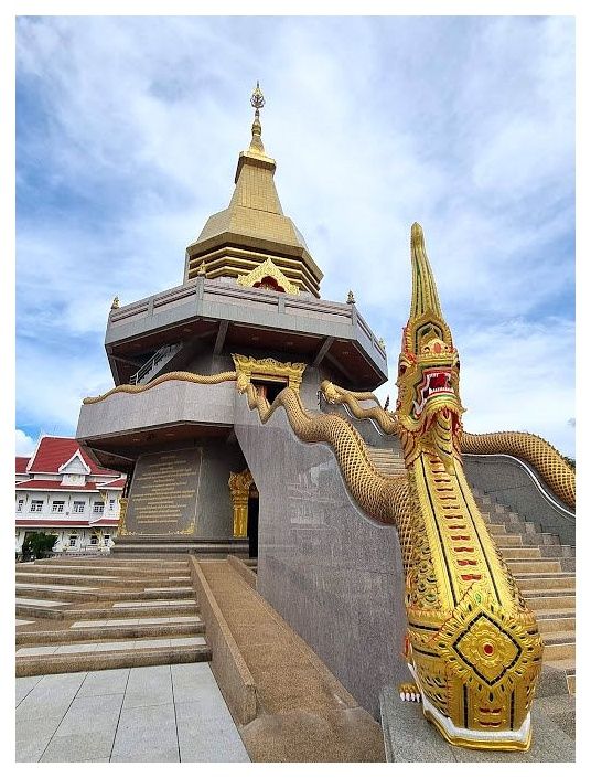 Wat Pothisomphon 이미지