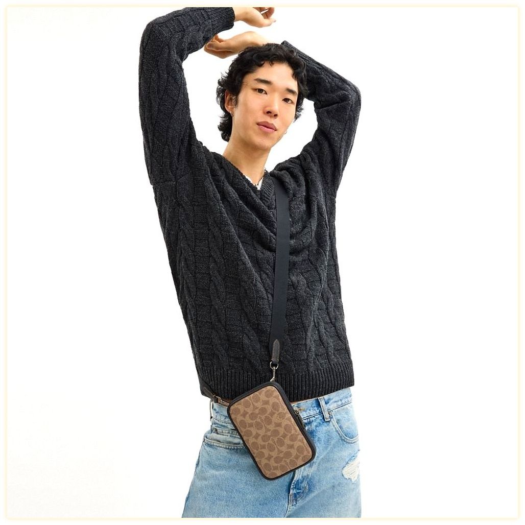 코치 Aden Crossbody Bag In Signature Canvas 이미지