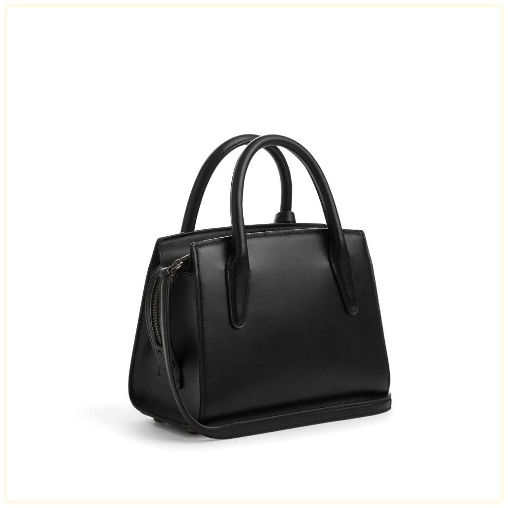 코치 Andrea Carryall Bag 이미지