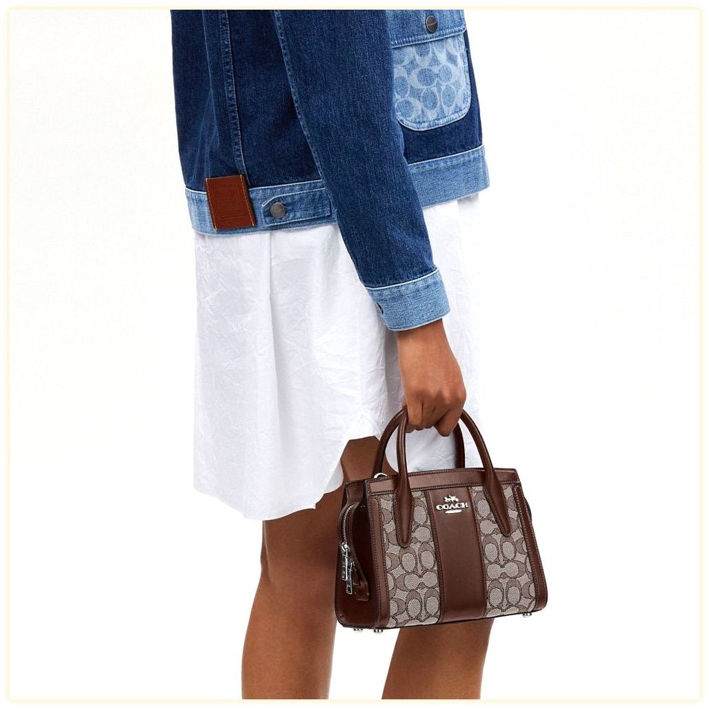 코치 Andrea Carryall Bag In Signature Jacquard 이미지