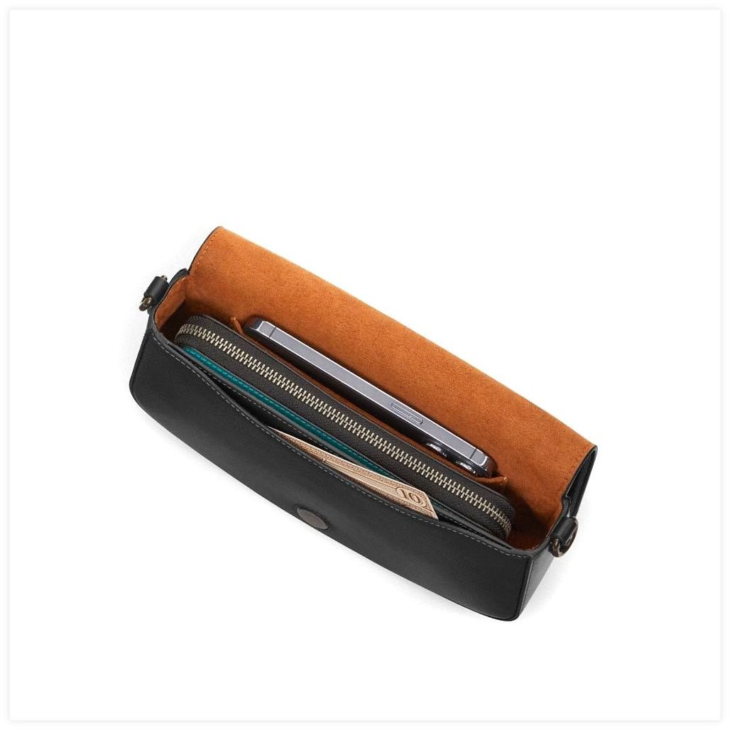 코치 Andrea Shoulder Bag 이미지
