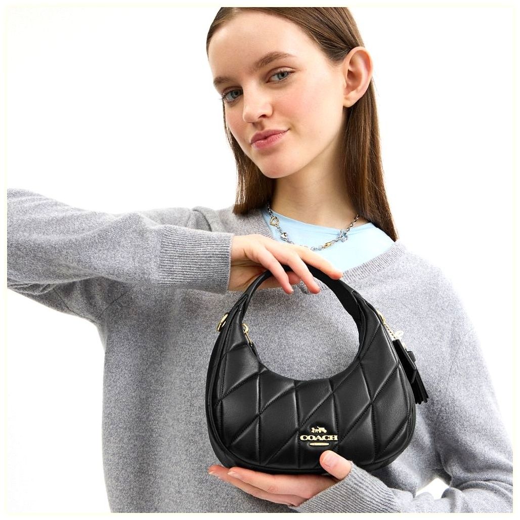 코치 Carmen Mini Crossbody Bag With Quilting 이미지