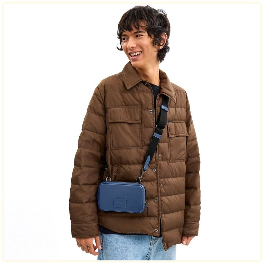 코치 Carrier Phone Crossbody 이미지