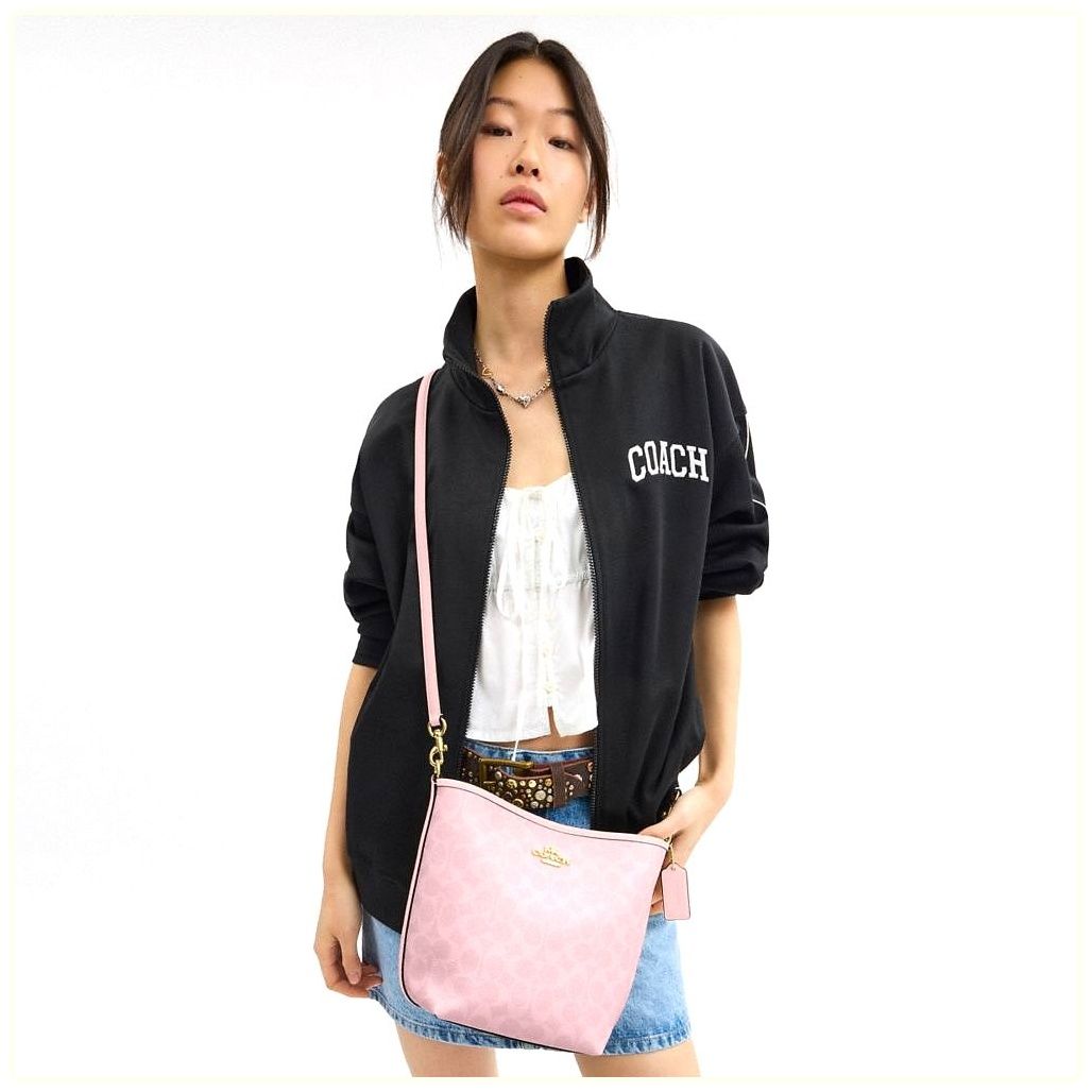 코치 City Bucket Bag In Signature Canvas 이미지