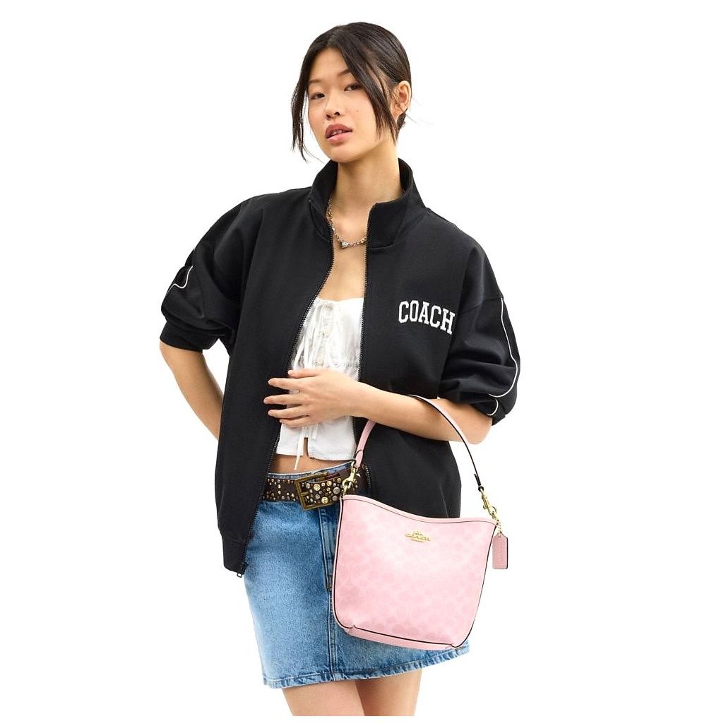 코치 City Bucket Bag In Signature Canvas 이미지