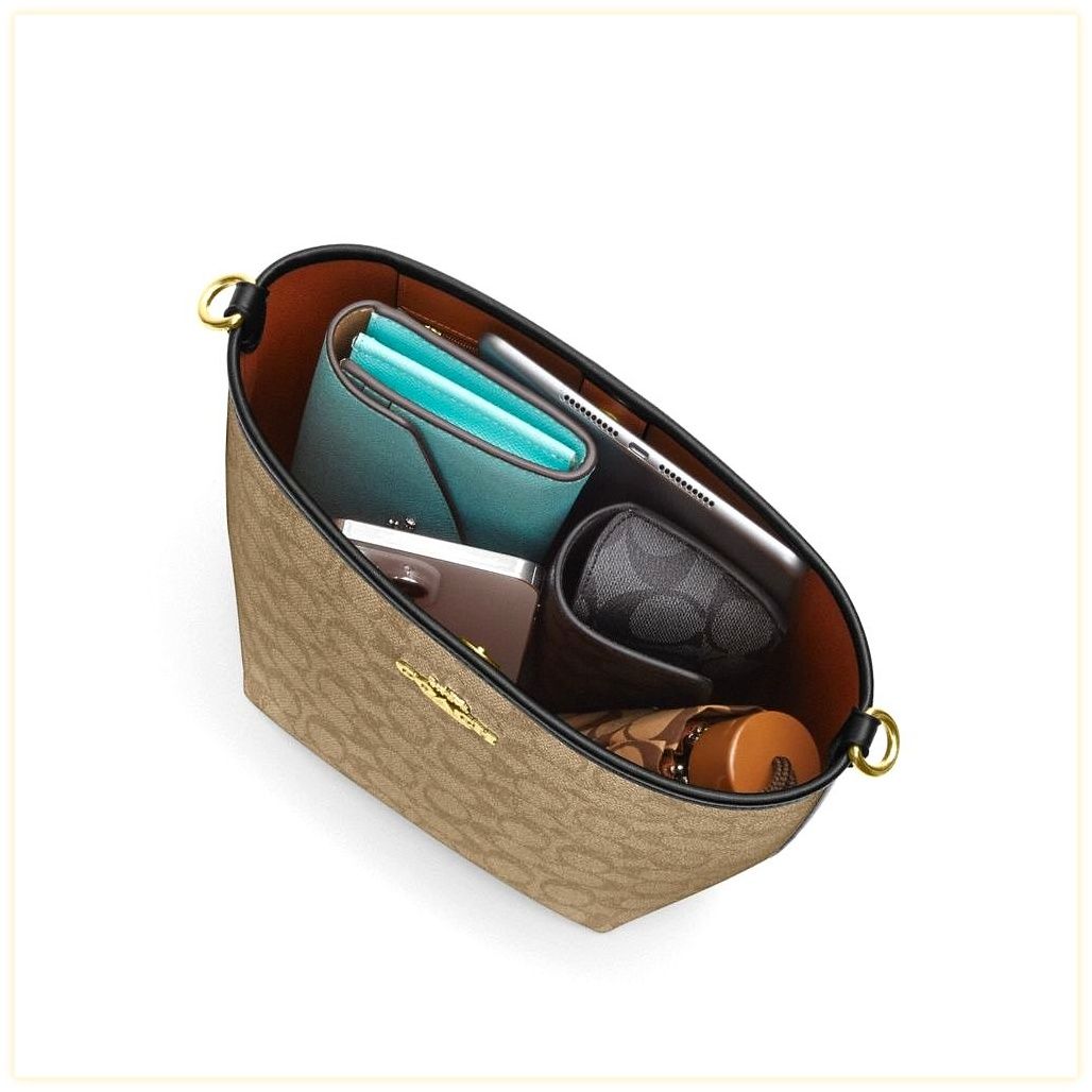 코치 City Bucket Bag With Coach Graphic 이미지