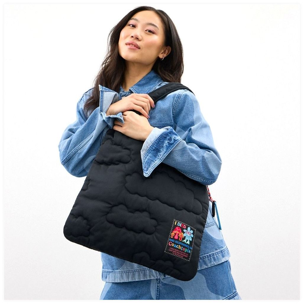 코치 Coachtopia Loop Flat Tote With Cloud Quilting 이미지