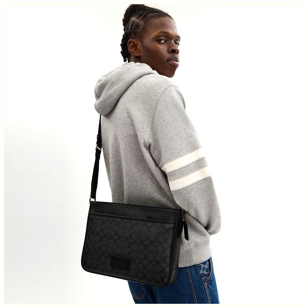코치 District Crossbody Bag In Signature Canvas 이미지