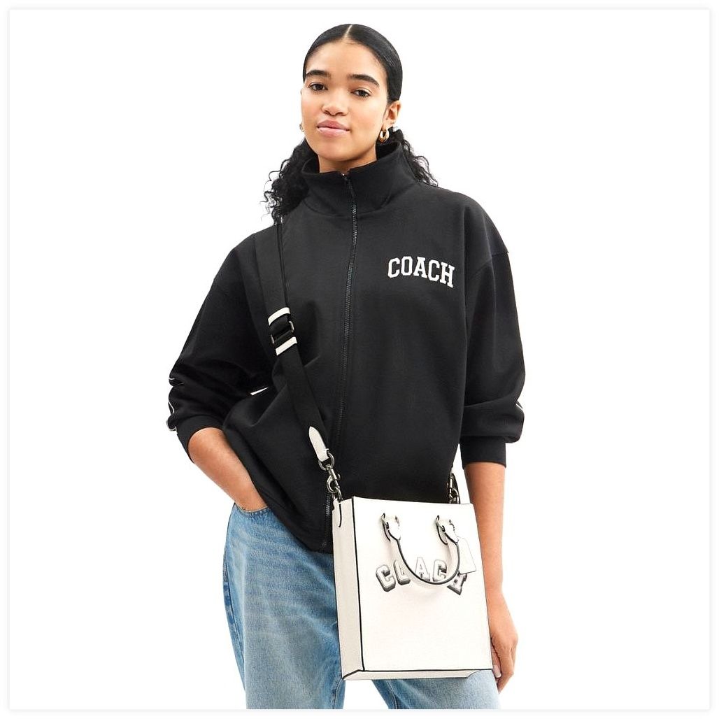 코치 Dylan Tote Bag With Varsity Motif 이미지