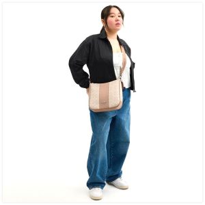 은빛 모래 해변을 닮은, 코치 엘리 파일 백과의 설레는 만남 이미지