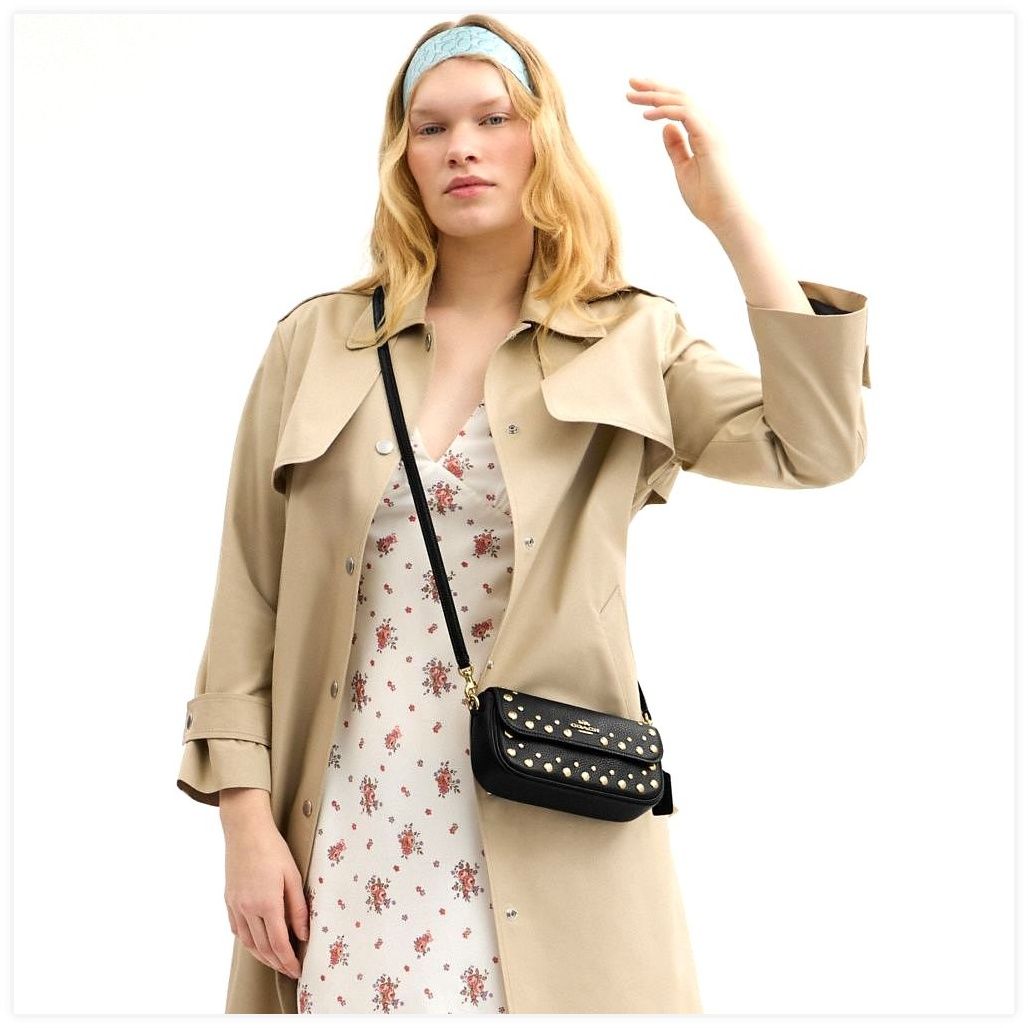 코치 Hailey Flap Bag With Rivets 이미지