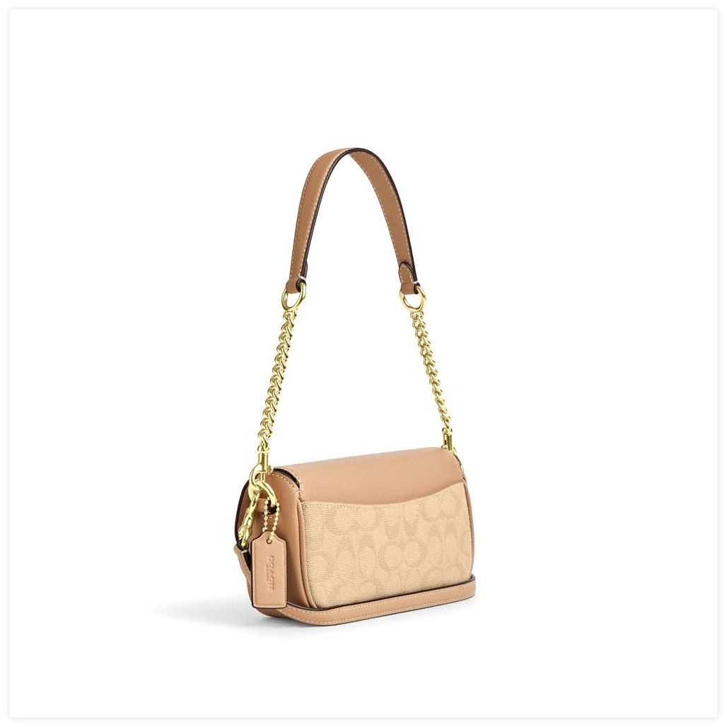 코치 Hailey Flap Bag With Signature Canvas 이미지