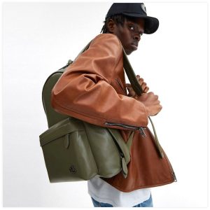 코치 Hall 백팩 CR757: 16인치 노트북 수납 가능한 가볍고 스타일리시한 여성 가방 추천 (Army Green) 이미지