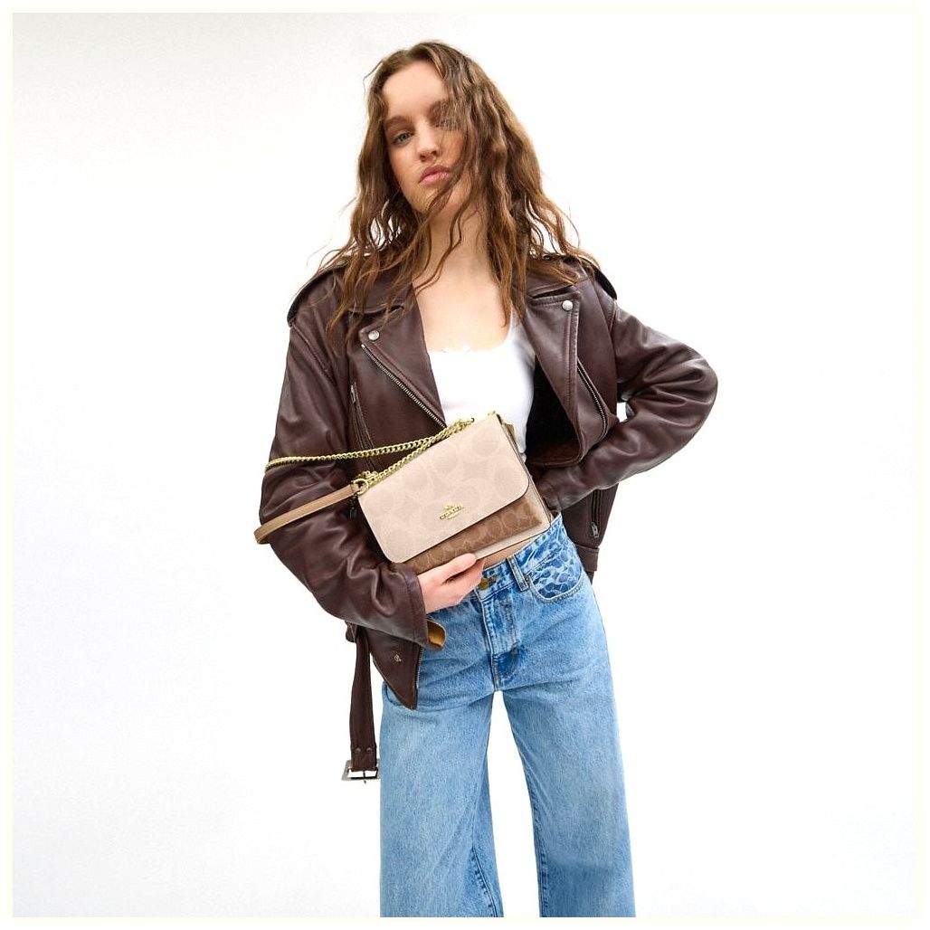코치 Klare Crossbody Bag In Blocked Signature Canvas 이미지