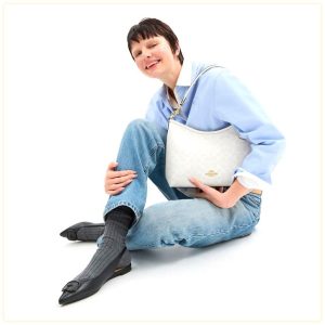 코치 로렐 숄더백 시그니처 캔버스 CV975 화이트 초크: 40대 여자 가방 추천, 20대 30대 데일리백, 숄더백 크로스백 활용 후기 이미지