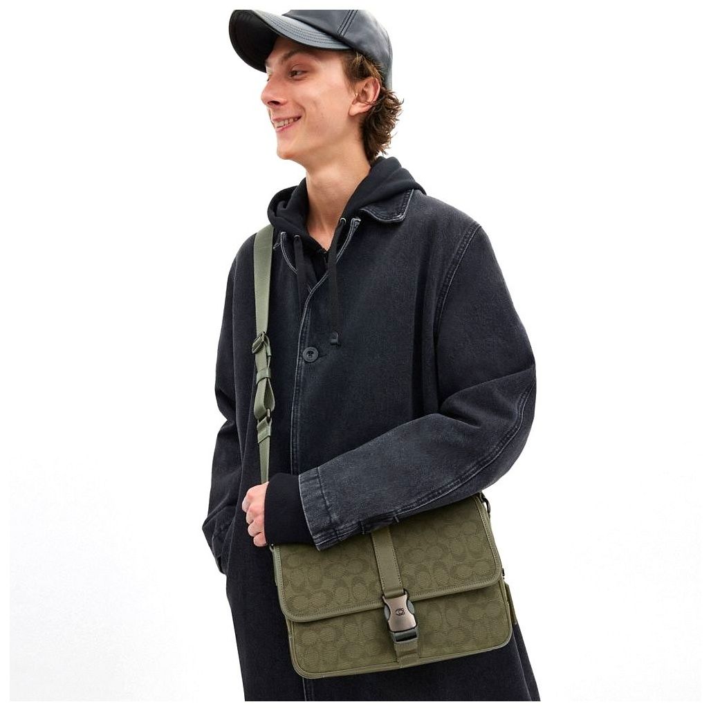 코치 League Messenger Bag In Signature Canvas Jacquard 이미지