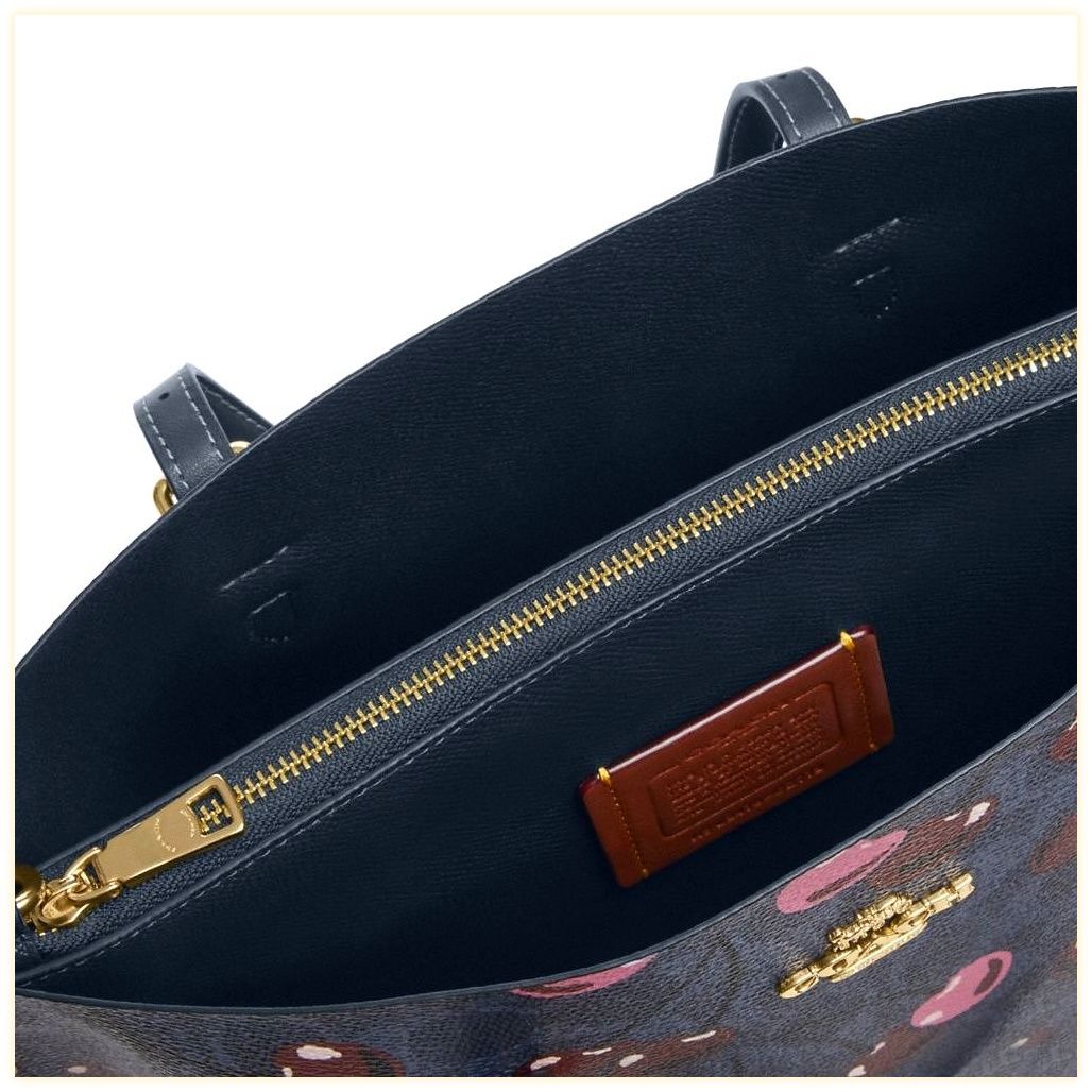 코치 Mollie Tote Bag 25 In Signature Canvas With Cherry Print 이미지