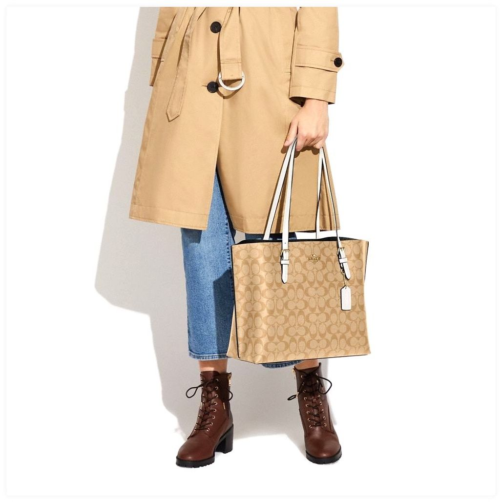 코치 Mollie Tote Bag In Signature Canvas 이미지