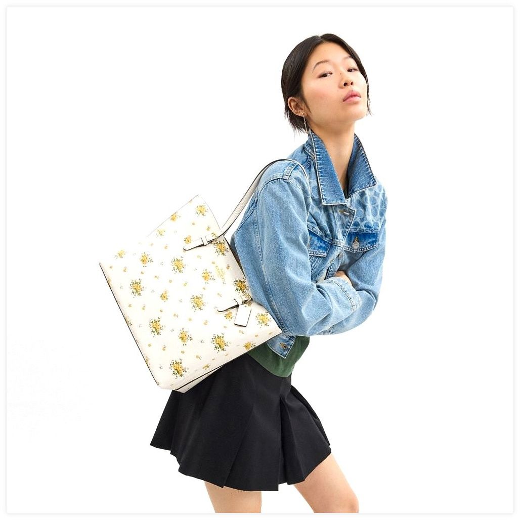 코치 Mollie Tote Bag With Floral Print 이미지