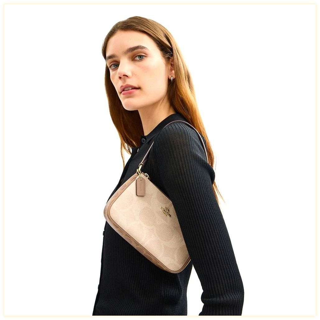 코치 Nolita 19 In Blocked Signature Canvas 이미지