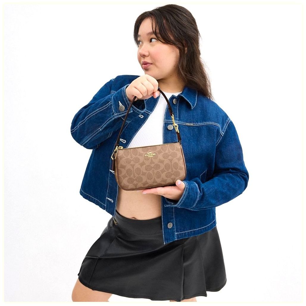 코치 Nolita 19 In Signature Canvas 이미지