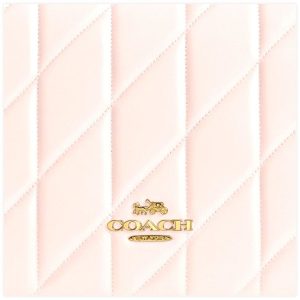 코치 퀼팅 퀸 백 CY663 IMBLH Gold/Blush 색상 솔직 후기: 20대 여자 데일리백 추천, 가격, 사이즈 정보 이미지