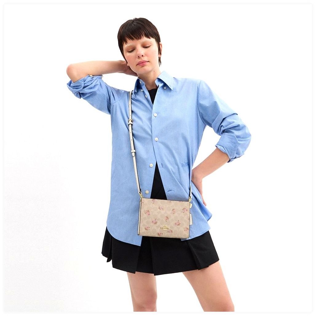 코치 Slim Crossbody Bag In Signature Canvas With Floral Print 이미지