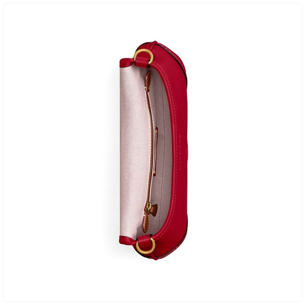코치 Soho Flap Bag In Regenerative Leather 이미지