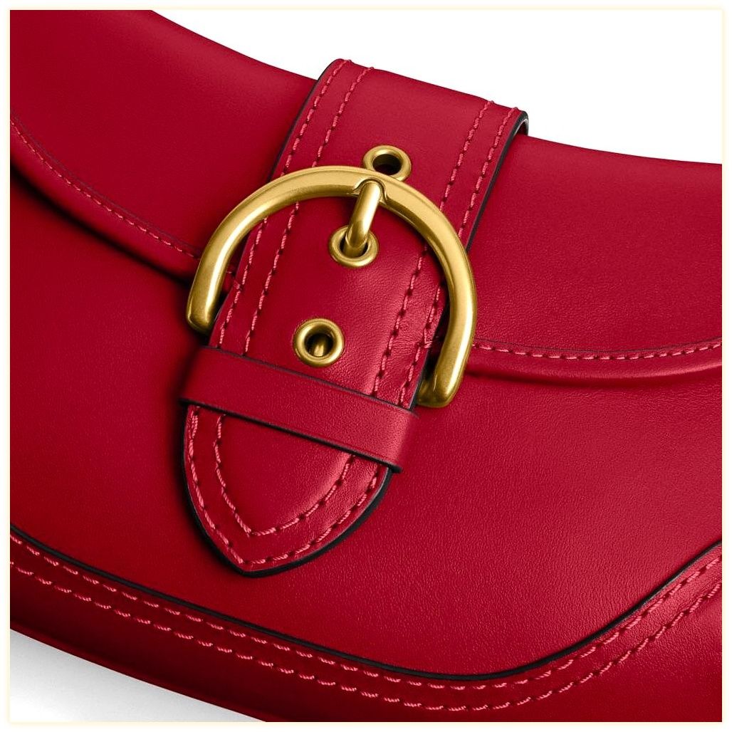 코치 Soho Flap Bag In Regenerative Leather 이미지