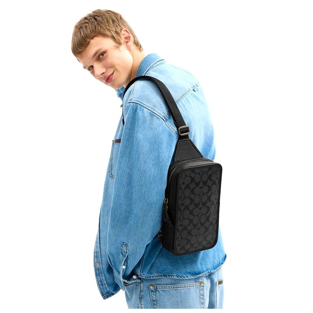 코치 Sullivan Pack In Signature Canvas 이미지