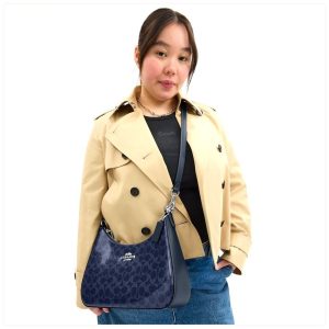 코치 테리 호보백 CAK28 실버/다크 데님 리뷰: 40만원대 득템! 데일리백 추천 이미지