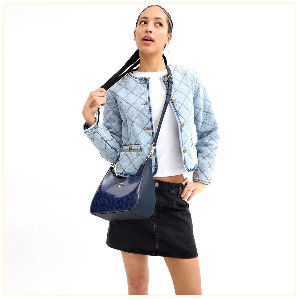코치 Teri Hobo Bag In Signature Canvas 이미지